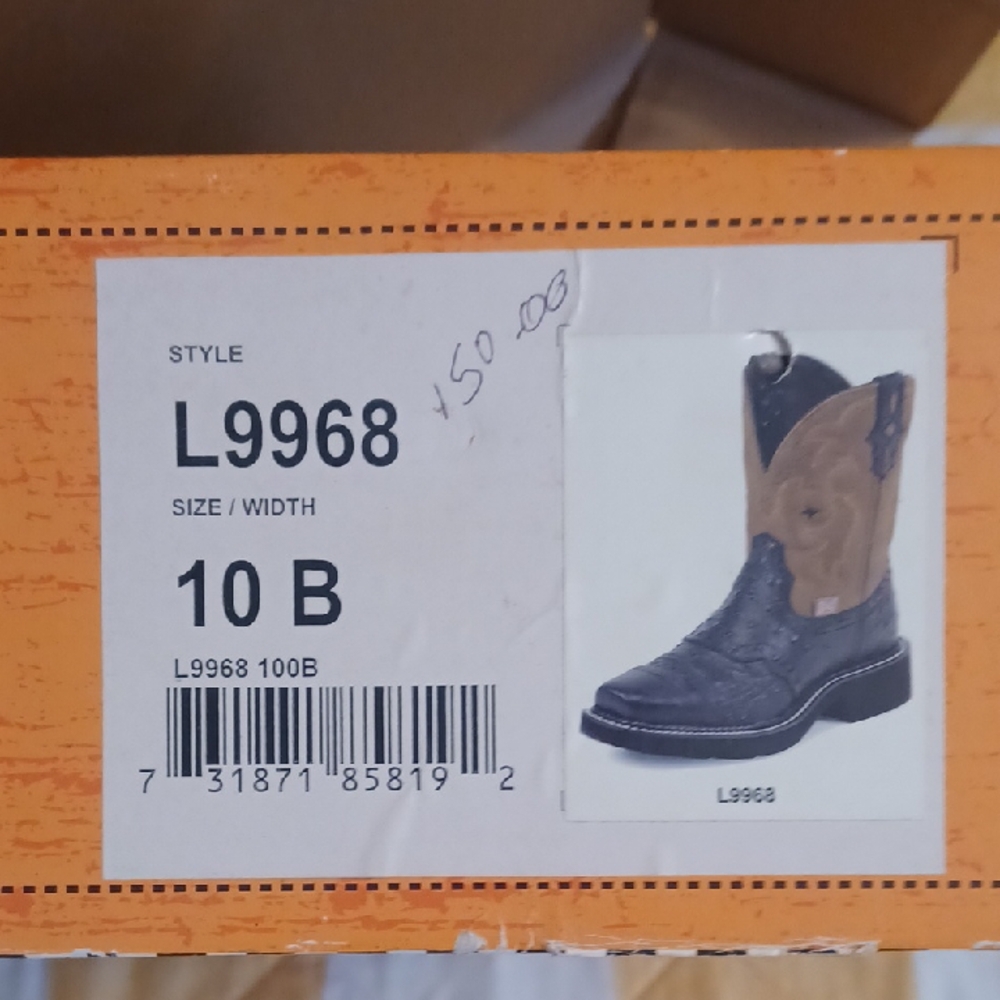 Justin Western Boots Featuring Black and Brown Leather, Like New - Picture 7 of 9
